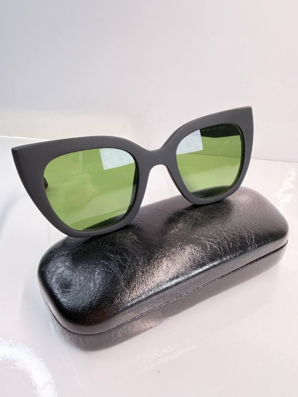 TOMS Sydney Traveler Sunglasses Black Green Cat Eye 50-23-148 Give Sight